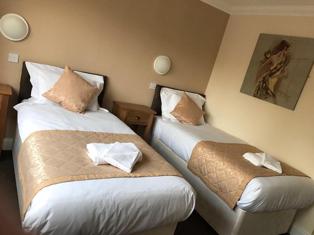 דינגוול The Waverley Inn מראה חיצוני תמונה